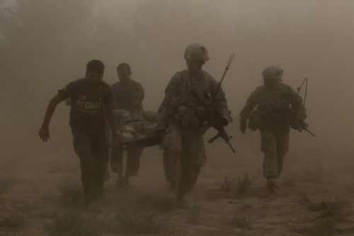 Με τη διευκόλυνση του ΝΑΤΟ οι συνομιλίες της κυβέρνησης του Αφγανιστάν με τους Ταλιμπάν