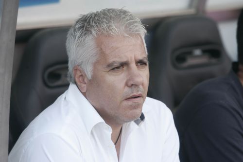 «Παίζω το κεφάλι μου κάθε εβδομάδα» είπε ο Παπακώστας για την ΑΕΛ