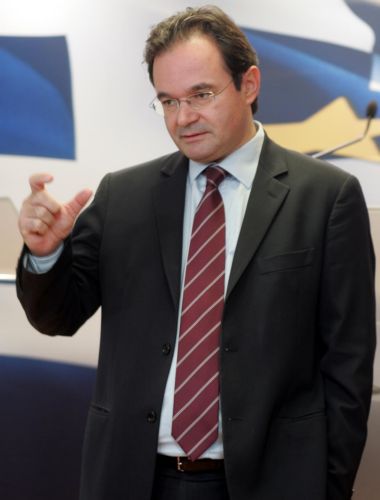 «Δεν θα υπάρξουν νέα μέτρα» ακόμη και εάν αναθεωρηθεί το έλλειμμα για το 2009