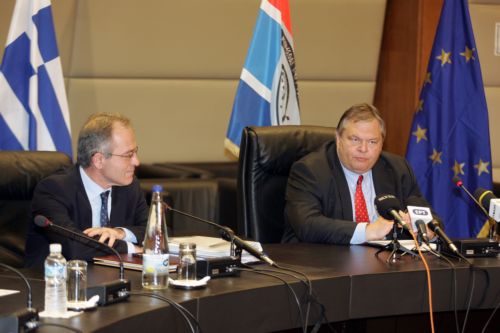 Έως το τέλος του έτους η νέα δομή των Ενόπλων Δυνάμεων