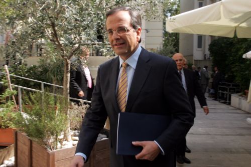 Περιοδεία του προέδρου της ΝΔ Αντώνη Σαμαρά στον Πειραιά