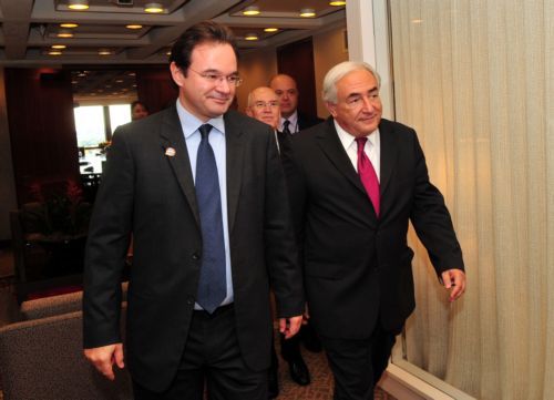 Αποκλιμάκωση του επιτοκίου στη δημοπρασία των 6μηνων εντόκων γραμματίων