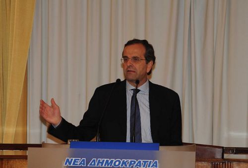 Βέλη Σαμαρά εναντίον Παπανδρέου, Παπακωνσταντίνου για τις δηλώσεις Γιούνκερ