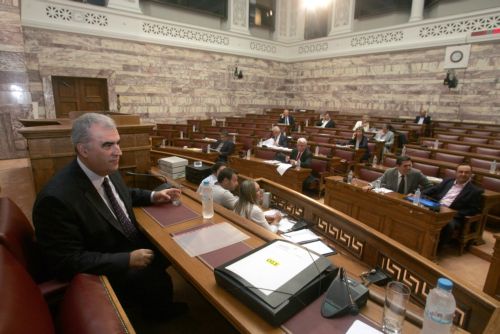 Κόντρα κυβέρνησης και αντιπολίτευσης στη Βουλή για το νομοσχέδιο για τον ΟΣΕ