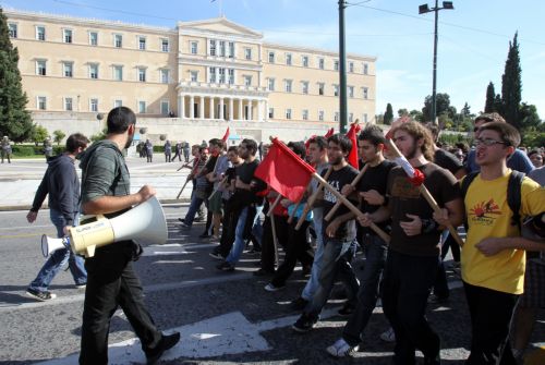 Πορεία και συγκέντρωση φοιτητών έξω από τη Βουλή