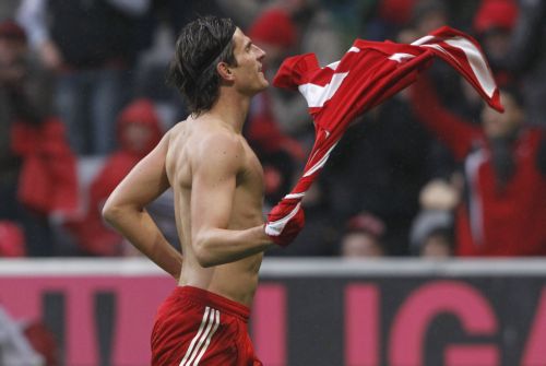 Επιτέλους νίκη για τη Μπάγερν, ανατροπή και «τρίποντο» γαι τη Λεβερκούζεν