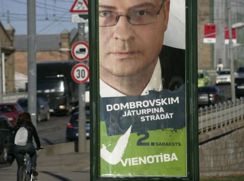 Στις κάλπες το Σάββατο οι Λετονοί με διακύβευμα το πρόγραμμα λιτότητας του ΔΝΤ