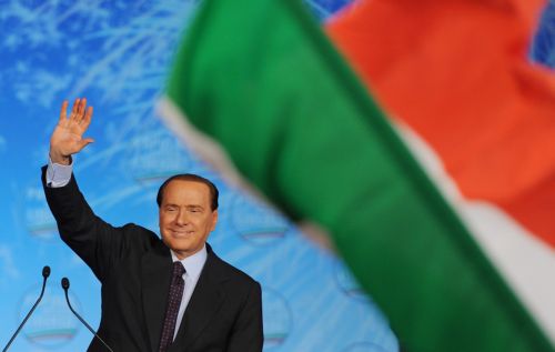 Έρευνα για φορολογική απάτη άνοιξε σε βάρος του Σίλβιο Μπερλουσκόνι