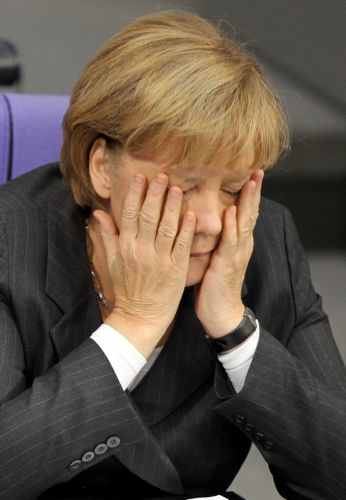 Χωρίς… πανηγυρισμούς τα πρώτα «γενέθλια» του συνασπισμού της Μέρκελ