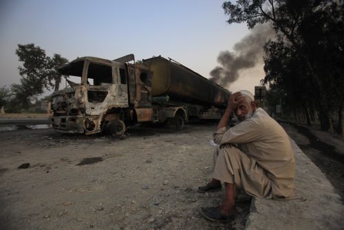 Ανοίγει την κύρια δίοδο ανεφοδιασμού των ΝΑΤΟϊκών δυνάμεων στο Αφγανιστάν το Πακιστάν