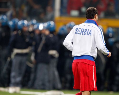 «Η Σερβία κοκκινίζει από ντροπή» την επομένη των επεισοδίων