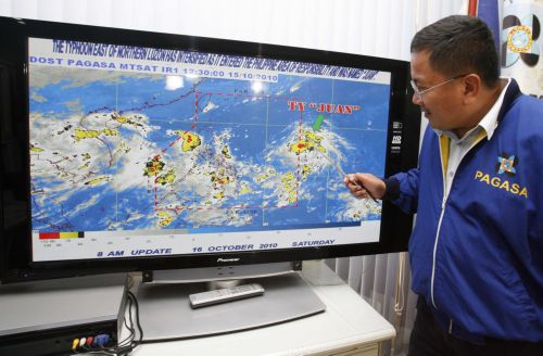 Για πέρασμα «υπερτυφώνα» τη Δευτέρα ετοιμάζονται οι Φιλιππίνες