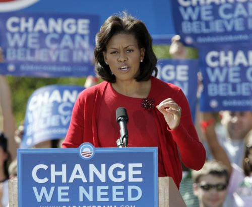 Στη δημοφιλία της Μισέλ Ομπάμα ποντάρουν για τον προεκλογικό αγώνα οι Δημοκρατικοί