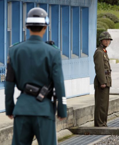 Ανταλλαγή πυρών μεταξύ Βορείου και Νοτίου Κορέας στη μεθόριο