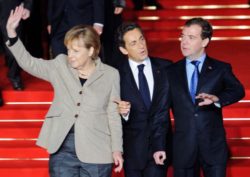 Κινήσεις προσέγγισης της Μόσχας με τον γαλλογερμανικό άξονα