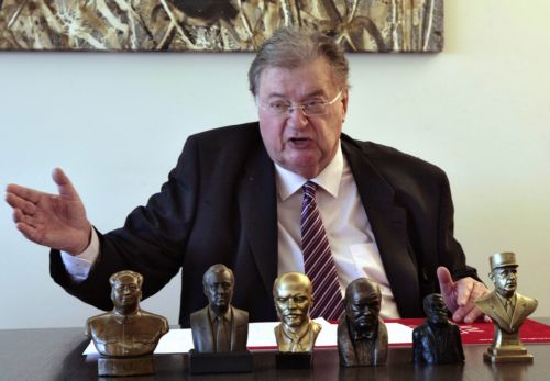 Πέθανε σε ηλικία 72 ετών ο αμφιλεγόμενος Γάλλος πολιτικός Ζορζ Φρες