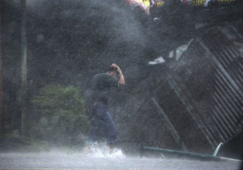 Τουλάχιστον δέκα νεκροί από τον τυφώνα «Μέγκι» στις Φιλιππίνες