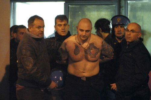 Συνελήφθη ο αρχηγός των Σέρβων χούλιγκαν που διέκοψαν το Ιταλία-Σερβία