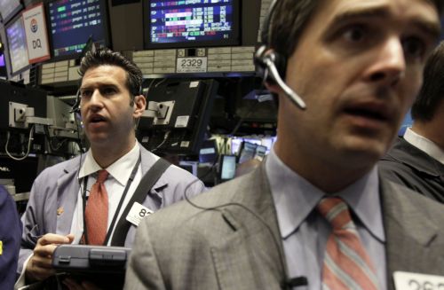 Στο κόκκινο οι ευρωπαϊκές αγορές την Τρίτη, άνοδος στη Γουόλ Στριτ