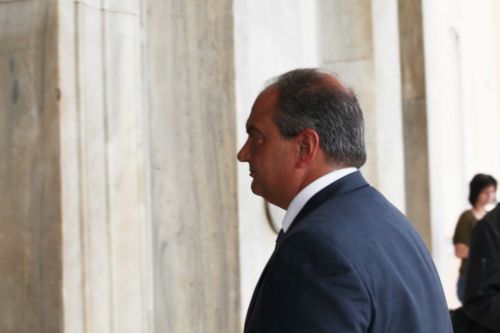 «Μετωπική» σύγκρουση Ρηγίλλης-ΛΑΟΣ με φόντο τις δηλώσεις περί επιστροφής του Κ.Καραμανλή