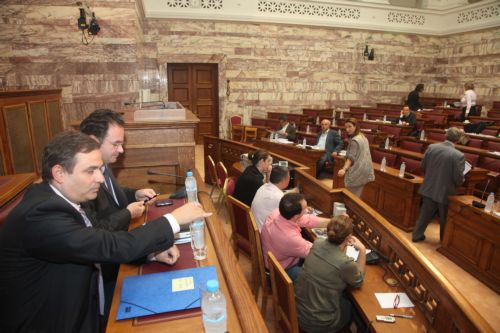 Σε τεταμένο κλίμα η συζήτηση του προσχεδίου προϋπολογισμού στην αρμόδια Επιτροπή