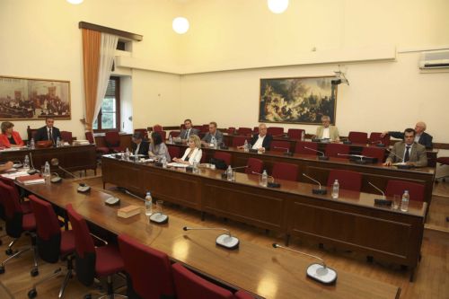 Παραπομπή πέντε πρώην υπουργών της ΝΔ για το Βατοπαίδι προτείνει το ΠΑΣΟΚ