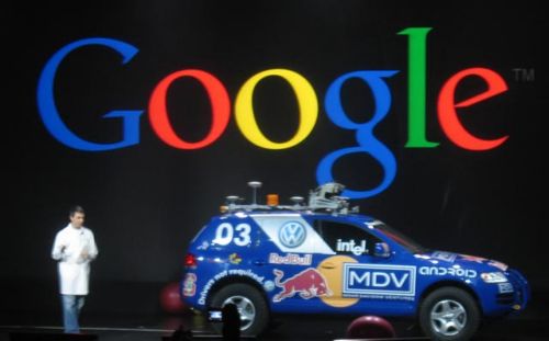 Η Google μαθαίνει στα αυτοκίνητα να οδηγούν τον εαυτό τους