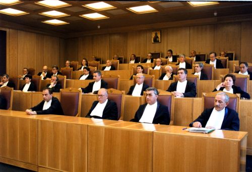 Στη Ολομέλεια του ΣτΕ η κάλυψη από το Δημόσιο των διδάκτρων σε μεταπτυχιακά