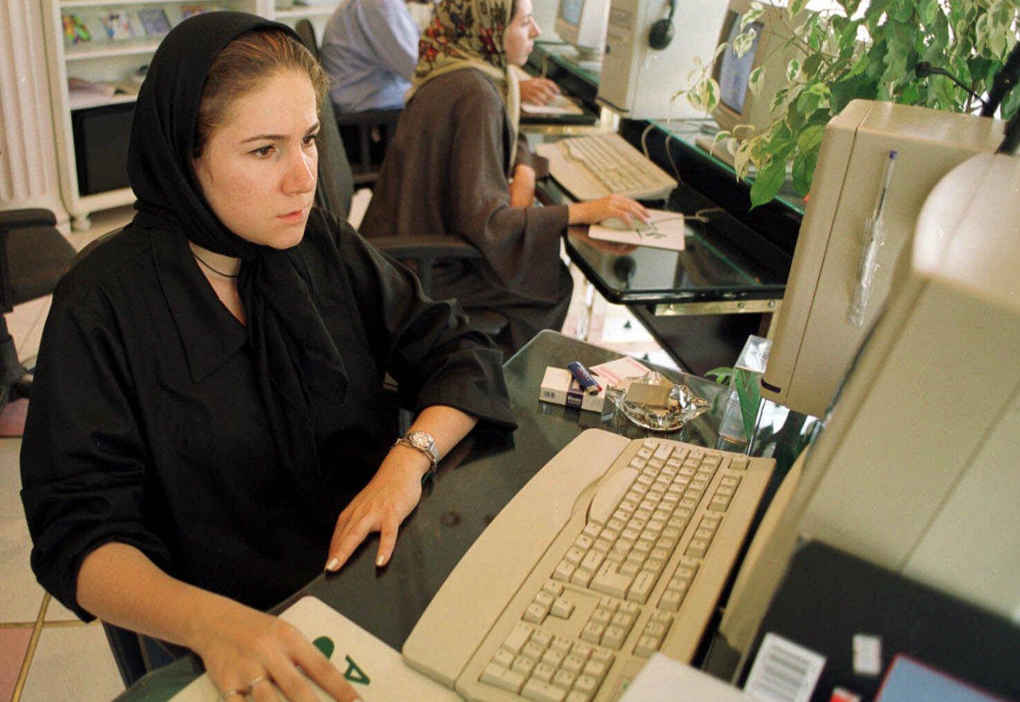 Περιορισμούς στις «δυτικές» κοινωνικές επιστήμες επιβάλλει το Ιράν