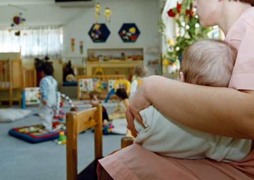 Πρόταση νόμου της ΝΔ για τροποποίηση του θεσμικού πλαισίου για τις υιοθεσίες