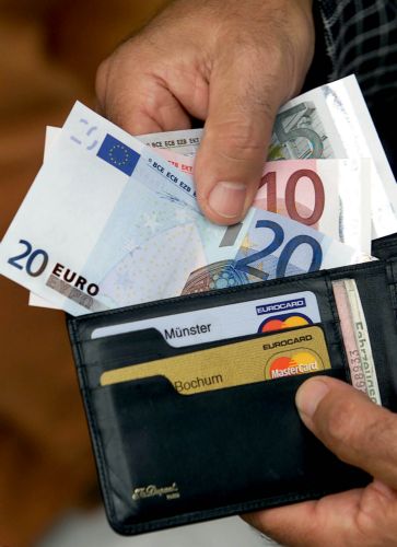 Σχέδιο τιμωρίας των δημοσιονομικά απείθαρχων χωρών ετοιμάζει η Γερμανία