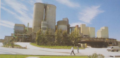 Διαψεύδει η Τιτάν τις φήμες περί αποχώρησης από την Ελλάδα