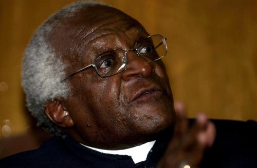 Αποσύρεται από το δημόσιο βίο ο αρχιεπίσκοπος Ντέσμοντ Τούτου