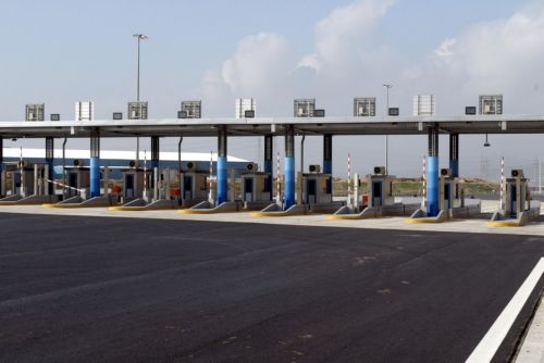 Σε κατάργηση κοντινών σταθμών διοδίων προχωρά το υπουργείο Υποδομών