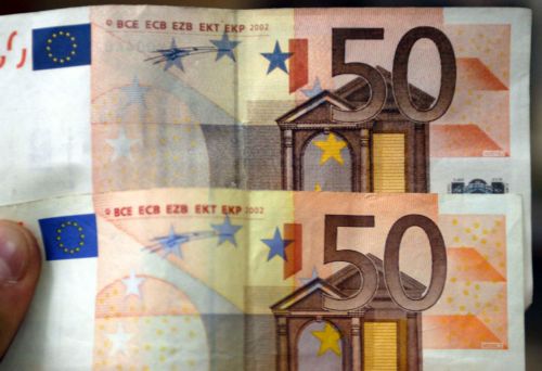 Σύλληψη δύο γυναικών στη Λαμία για διακίνηση πλαστών χαρτονομισμάτων