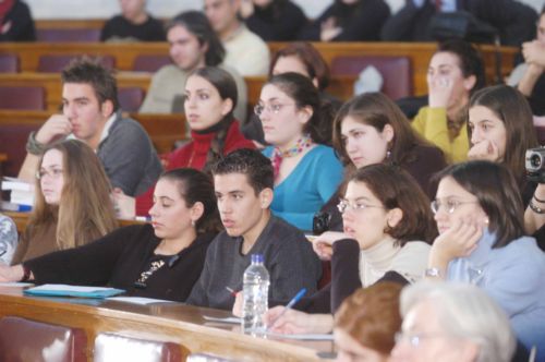Από τη Δευτέρα η υποβολή ηλεκτρονικών αιτήσεων για τις μετεγγραφές των φοιτητών
