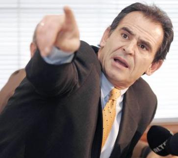 Παίρνει… σκούπα ο Πανόπουλος μετά τον αποκλεισμό στο Κύπελλο από τον Εθνικό Αστέρα