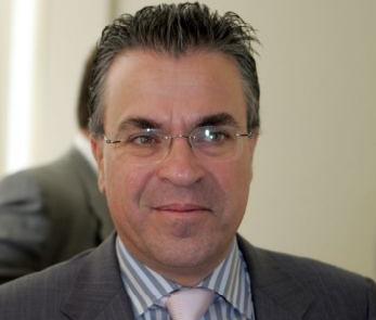 «Έπρεπε να παραιτηθεί ο Δ.Αβραμόπουλος από την κυβέρνηση Καραμανλή» λέει ο Αργ.Ντινόπουλος