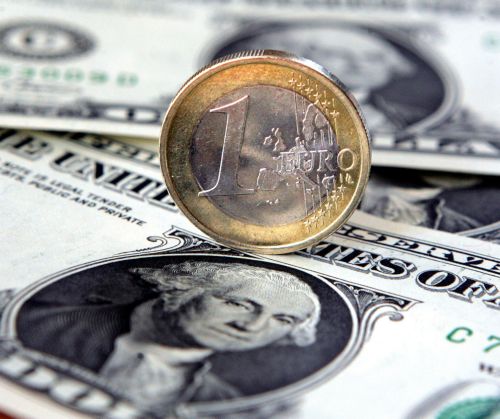 Το 1,4 δολάριο ξεπέρασε για πρώτη φορά σε οκτώ μήνες το ευρώ