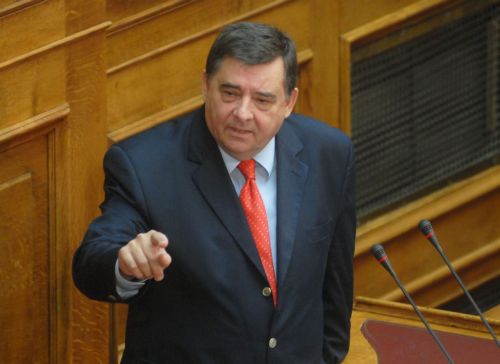 Απορρίπτει ο Γ.Καρατζαφέρης τα περί εμπλοκής του στα σενάρια επιστροφής Καραμανλή