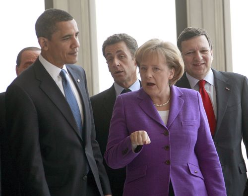 Πώς οι ΗΠΑ πίεσαν την Ευρώπη να προχωρήσει στα πακέτα στήριξης