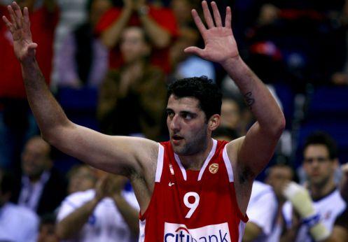 Προπονήθηκε κανονικά ο Μπουρούσης, την Πέμπτη η παρουσίαση του Ολυμπιακού