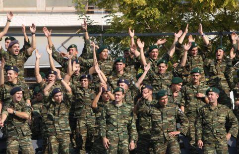 Στο Στρατό σπεύδουν οι νέοι λόγω ανεργίας και οικονομικής κρίσης