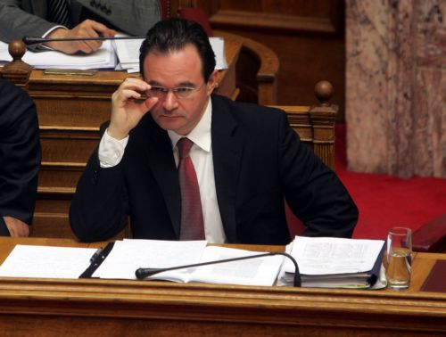 Τα «μέτρα εξόδου» θα φέρουν νέα κρίση, λέει το ΚΚΕ προκαλώντας νέα κόντρα στην Βουλή