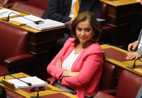 Αντεπίθεση από τη Ντόρα Μπακογιάννη για την υποψηφιότητα του Χ.Κουρούση