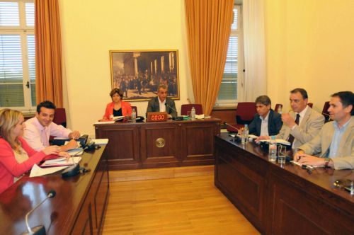 «Πολιτική σκευωρία» του ΠΑΣΟΚ χαρακτηρίζει την υπόθεση Βατοπαιδίου η ΝΔ