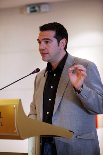 Να εκφράσουν «την οργή τους στις κάλπες» κάλεσε τους πολίτες ο Αλέξης Τσίπρας