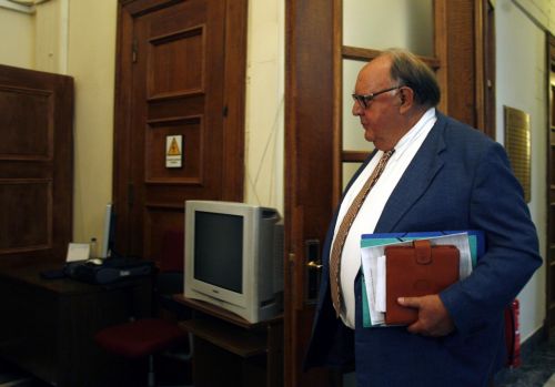 Υπάρχει διαφθορά στην Ελλάδα, απαντά στις αντιδράσεις για τον Γιούνκερ ο Θ.Πάγκαλος