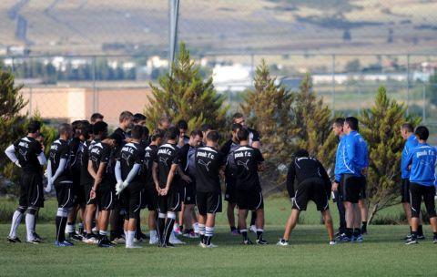 Απαρτία και συγχαρητήρια στον Σαλπιγγίδη στην προπόνηση του ΠΑΟΚ