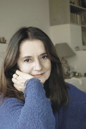 Η Ελένη Καραΐνδρου για τρεις παραστάσεις στο Μέγαρο Μουσικής Αθηνών